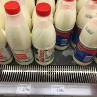 ポーランドの食料品物価　牛乳