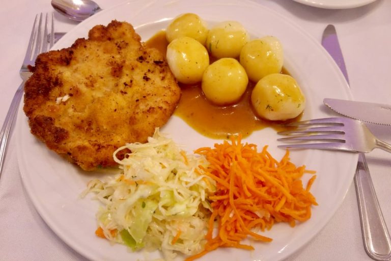 Kotlet Schabowy (ポークチョップのポーランド語パン粉焼き) レシピ