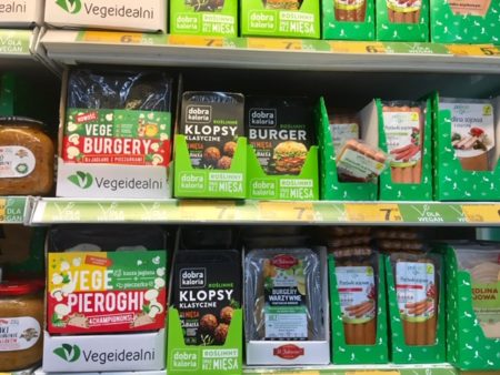 ポーランド スーパーマーケットのベジタリアン食品